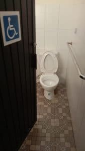 8. toilet disabilitas